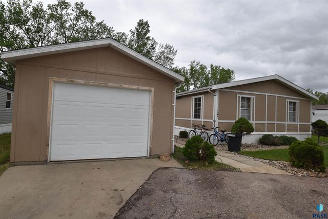 1101 N Mayflower Pl, Sioux Falls, SD 57103