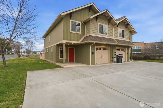 226 E Whitman Drive, College Place, WA 99324