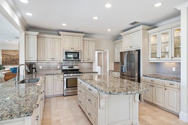 2500 NW Hollyberry Lane, Palm City, FL 34990