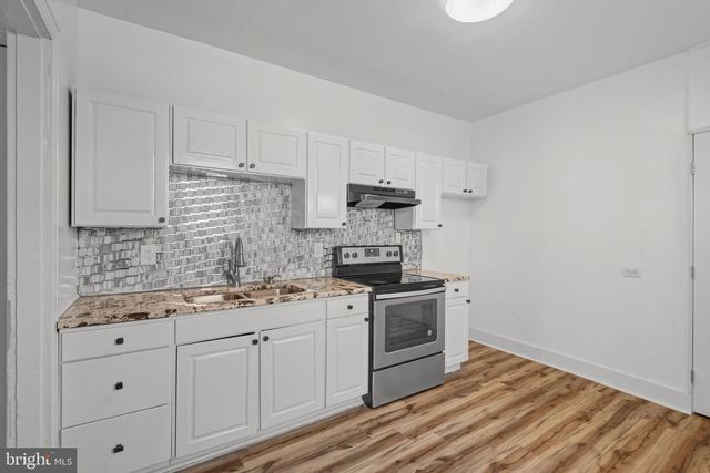 126 N QUEEN ST, York, PA 17403