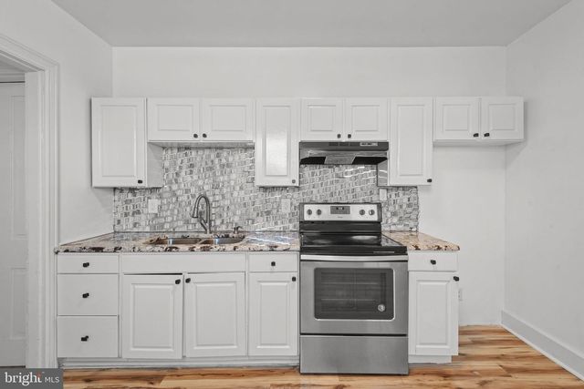126 N QUEEN ST, York, PA 17403