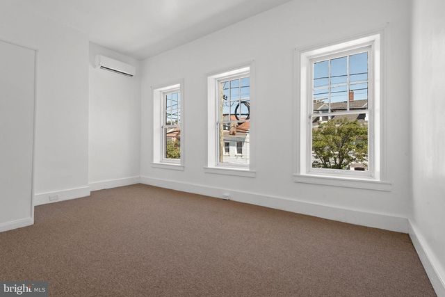 126 N QUEEN ST, York, PA 17403