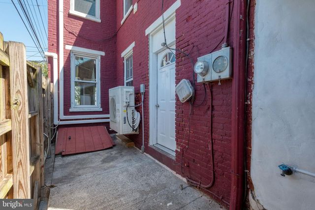 126 N QUEEN ST, York, PA 17403