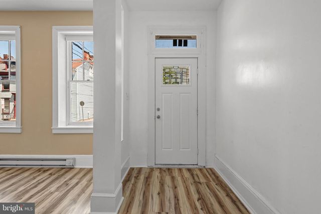126 N QUEEN ST, York, PA 17403