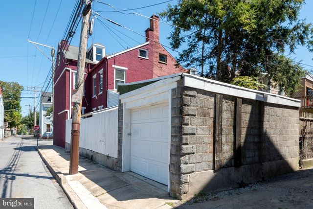 126 N QUEEN ST, York, PA 17403