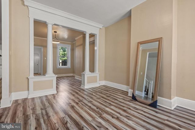 126 N QUEEN ST, York, PA 17403