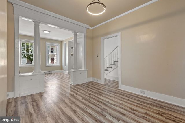 126 N QUEEN ST, York, PA 17403