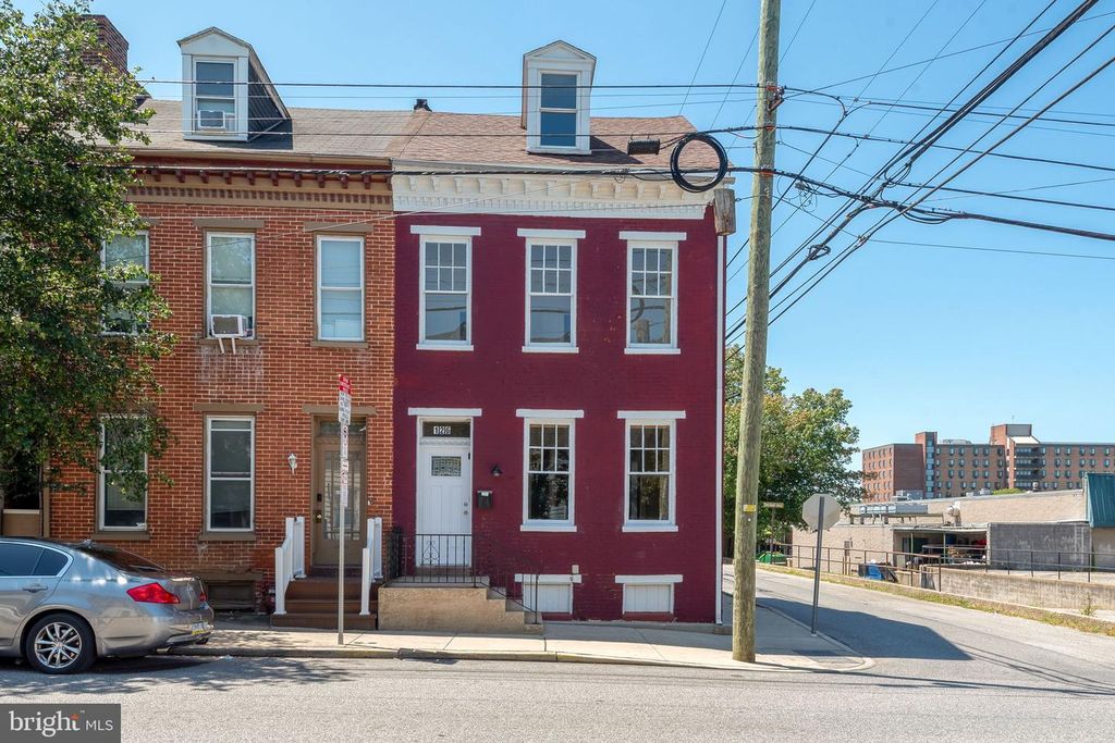 126 N QUEEN ST, York, PA 17403