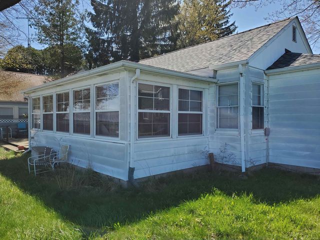 5857 Lakeshore Road, Lexington, MI 48450