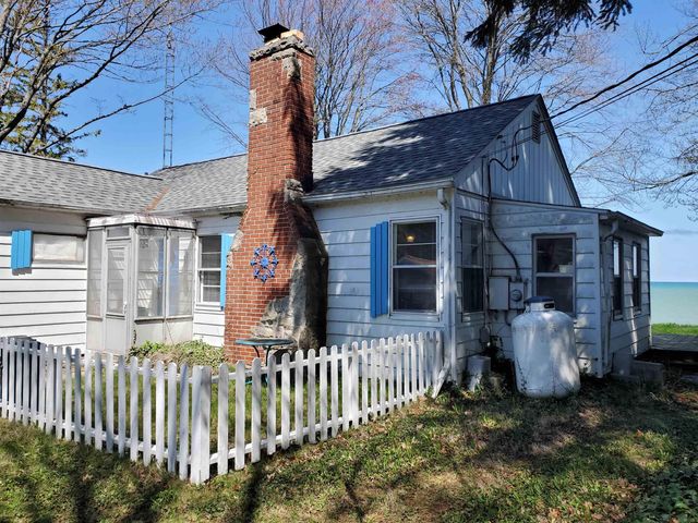 5857 Lakeshore Road, Lexington, MI 48450