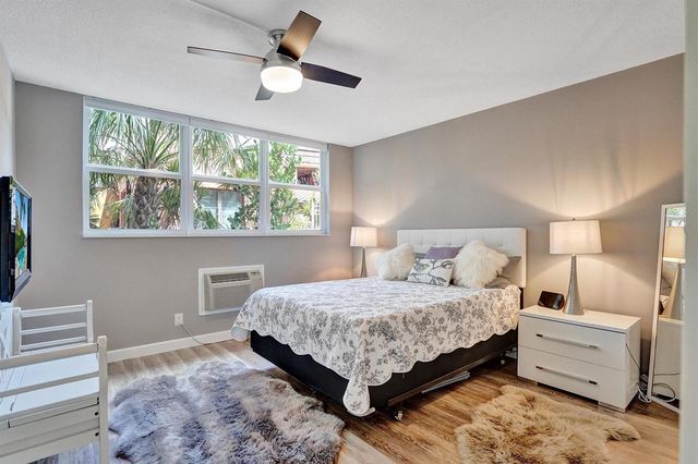 101 N Birch Road 102, Fort Lauderdale, FL 33304