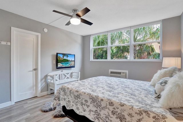 101 N Birch Road 102, Fort Lauderdale, FL 33304