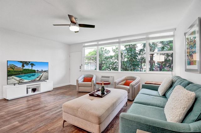 101 N Birch Road 102, Fort Lauderdale, FL 33304