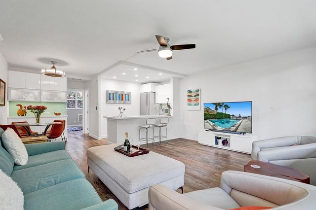 101 N Birch Road 102, Fort Lauderdale, FL 33304
