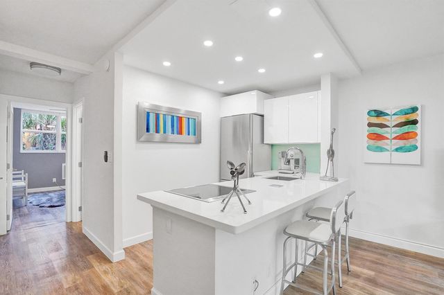 101 N Birch Road 102, Fort Lauderdale, FL 33304