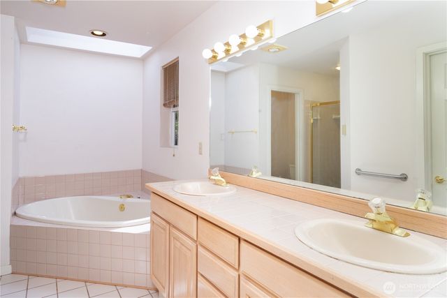 70 Fernridge Lane, Port Ludlow, WA 98365