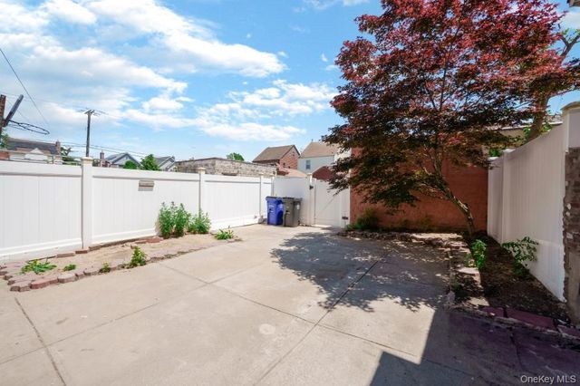 13009 227th Street, Laurelton, NY 11413