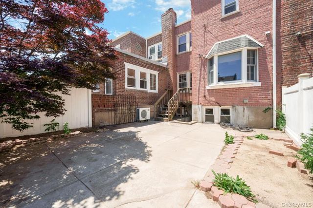 13009 227th Street, Laurelton, NY 11413