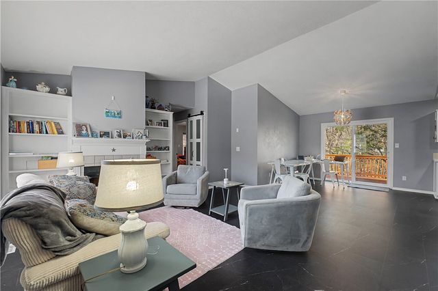 12 Rettendon Lane, Bella Vista, AR 72714