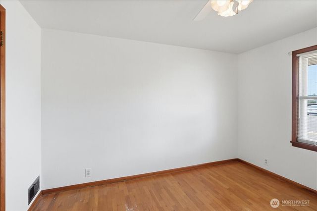 1318 F Street SE, Auburn, WA 98002