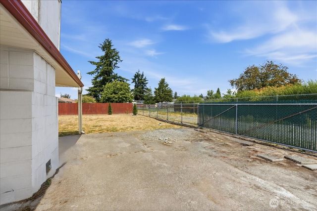 1318 F Street SE, Auburn, WA 98002