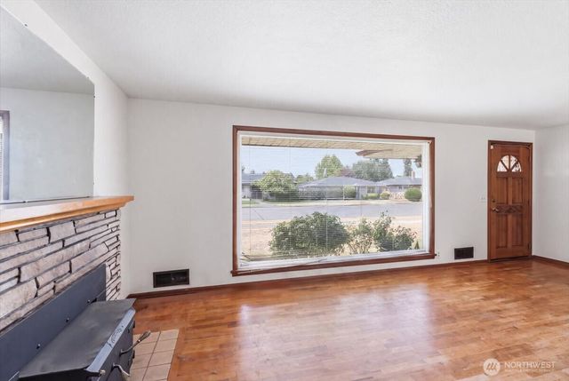 1318 F Street SE, Auburn, WA 98002