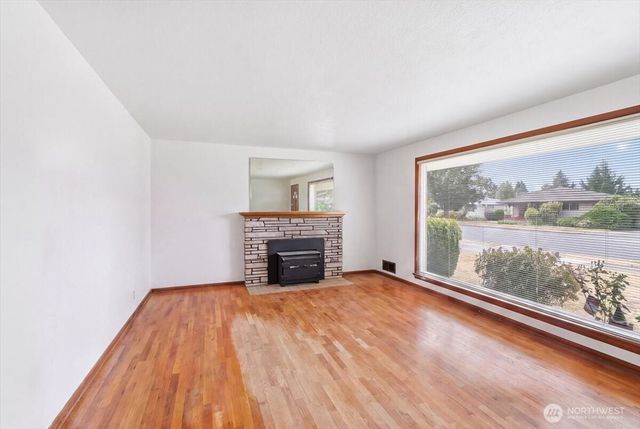 1318 F Street SE, Auburn, WA 98002