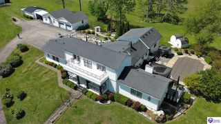 2851 S Wilson Rd, Radcliff, KY 40160