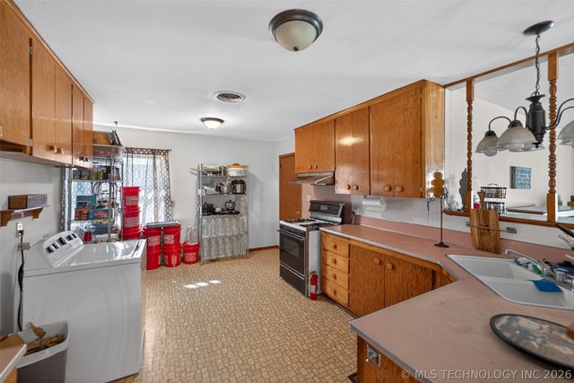 4105 Fleetwood Drive, Bartlesville, OK 74006