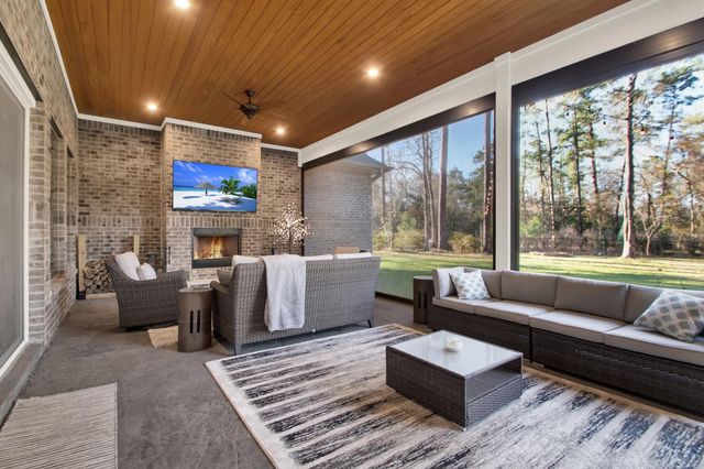 25127 W Tara Plantation Drive, Tomball, TX 77375