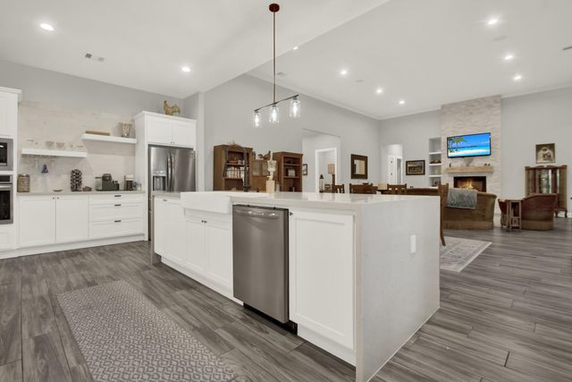 25127 W Tara Plantation Drive, Tomball, TX 77375