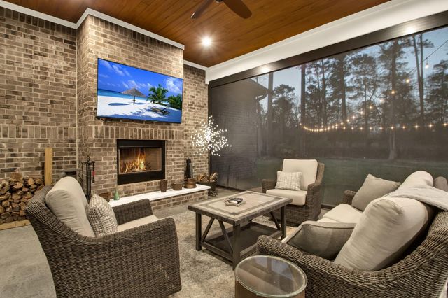 25127 W Tara Plantation Drive, Tomball, TX 77375