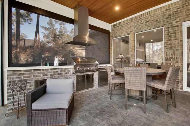 25127 W Tara Plantation Drive, Tomball, TX 77375