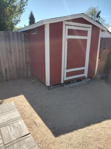 827 Central Avenue, Hollister, CA 95023