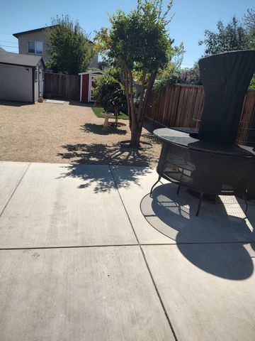 827 Central Avenue, Hollister, CA 95023