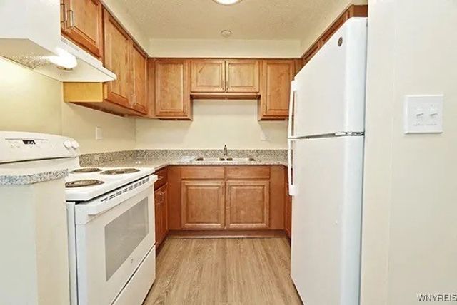 74 Sundridge, Amherst, NY 14228