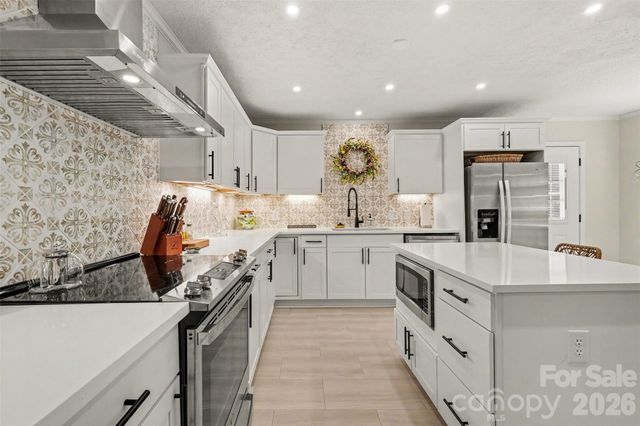 1203 Flintshire Drive, Albemarle, NC 28001