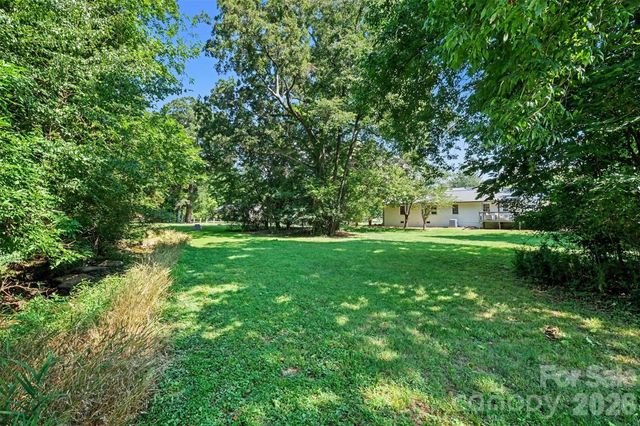 1203 Flintshire Drive, Albemarle, NC 28001