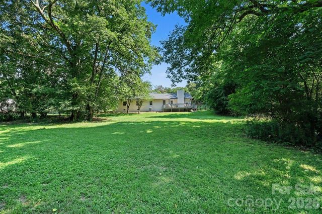 1203 Flintshire Drive, Albemarle, NC 28001