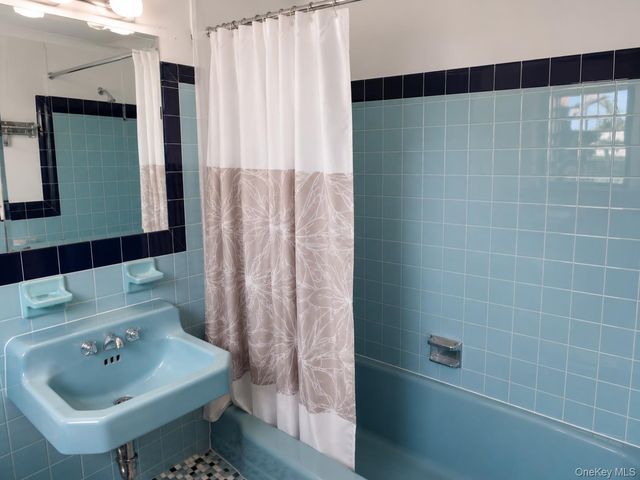 187 Perry Street, Hempstead, NY 11550