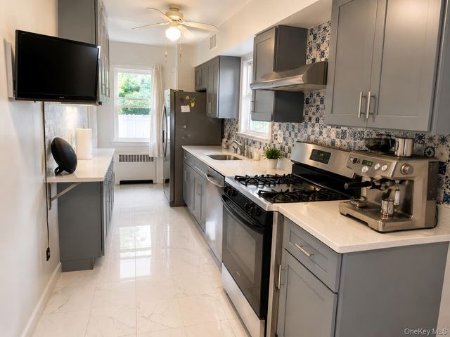 187 Perry Street, Hempstead, NY 11550