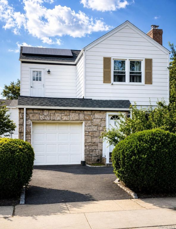 187 Perry Street, Hempstead, NY 11550