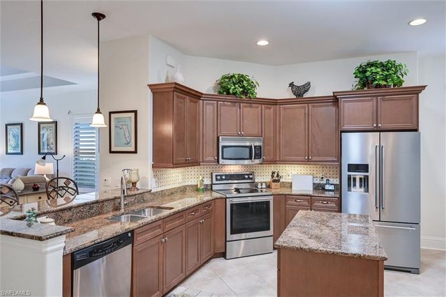 7587 Moorgate Point WAY, Naples, FL 34113