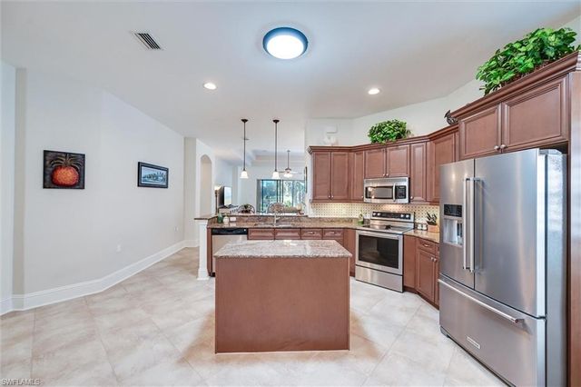 7587 Moorgate Point WAY, Naples, FL 34113