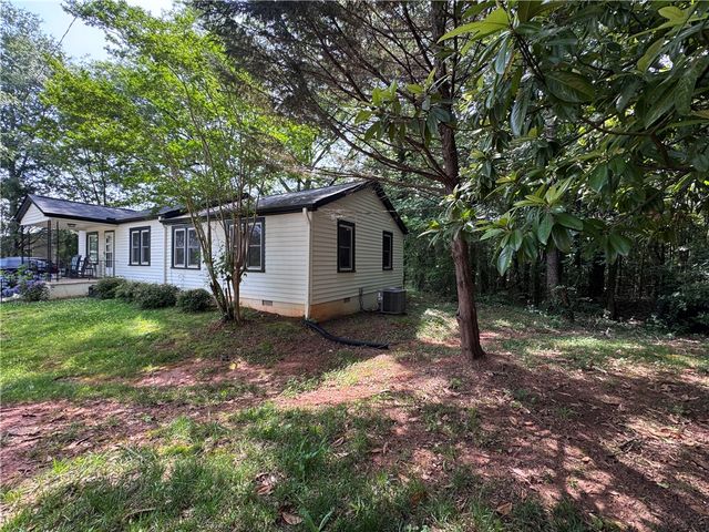 129 Bountyland Road, Seneca, SC 29678