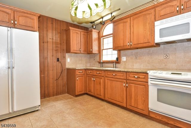 9 Ricker Rd, West Milford Twp., NJ 07435