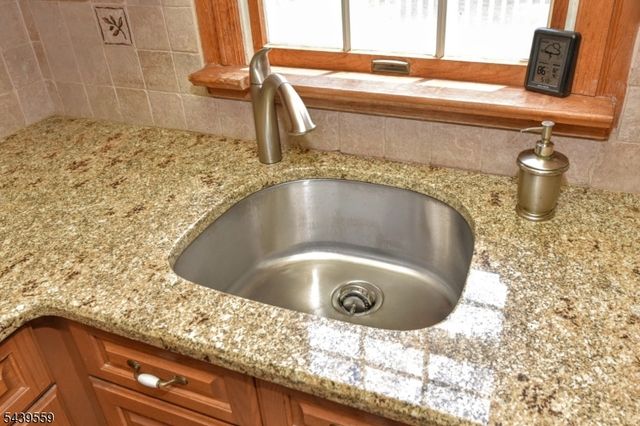 9 Ricker Rd, West Milford Twp., NJ 07435