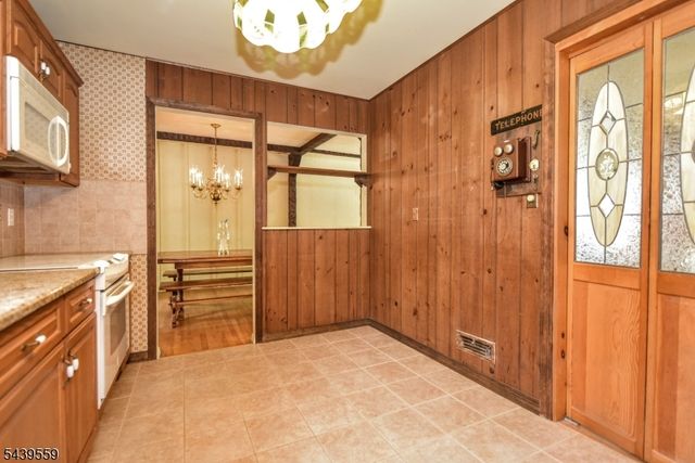 9 Ricker Rd, West Milford Twp., NJ 07435