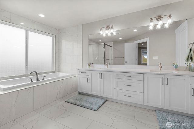 20214 104th Place SE, Kent, WA 98031