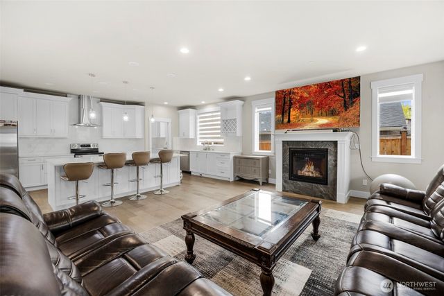 20214 104th Place SE, Kent, WA 98031
